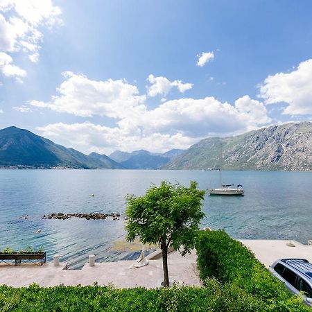 Villa Luxury Stone On The Sea With Private Pool And View Kotor Luaran gambar
