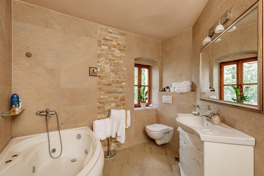 Villa Luxury Stone On The Sea With Private Pool And View Kotor Luaran gambar