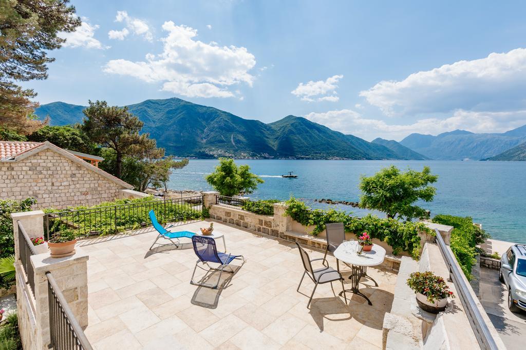 Villa Luxury Stone On The Sea With Private Pool And View Kotor Luaran gambar
