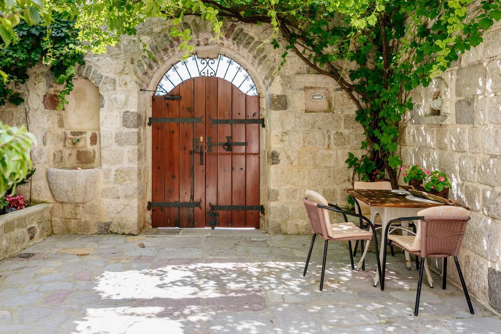 Villa Luxury Stone On The Sea With Private Pool And View Kotor Luaran gambar