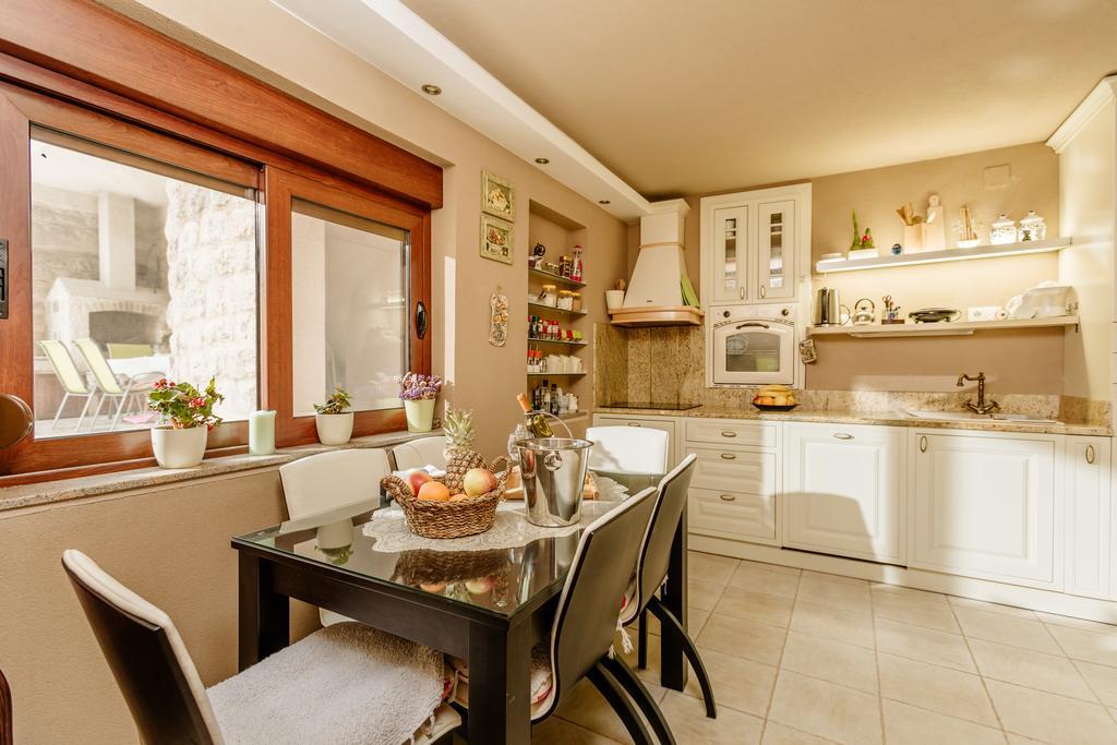 Villa Luxury Stone On The Sea With Private Pool And View Kotor Luaran gambar