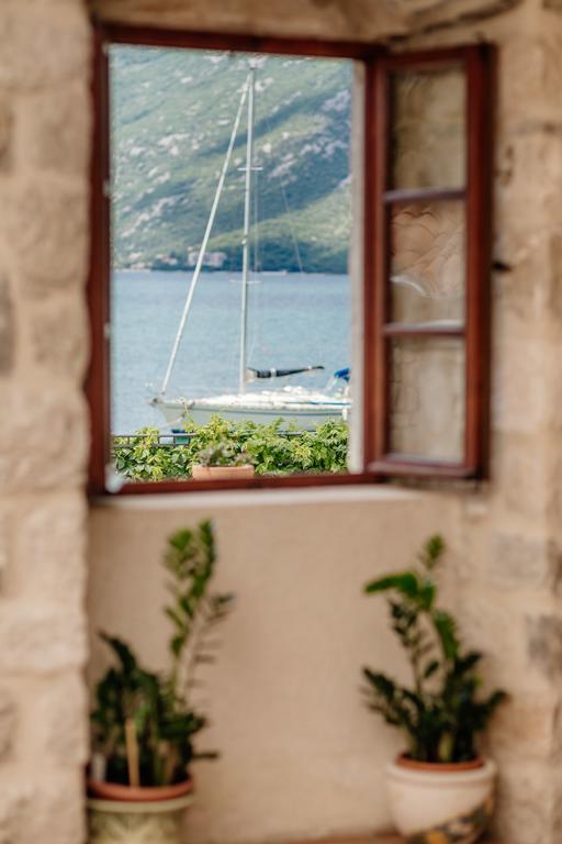 Villa Luxury Stone On The Sea With Private Pool And View Kotor Luaran gambar
