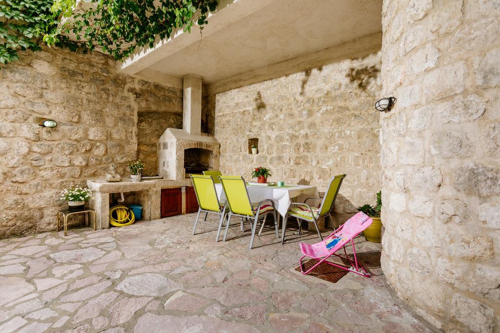 Villa Luxury Stone On The Sea With Private Pool And View Kotor Luaran gambar
