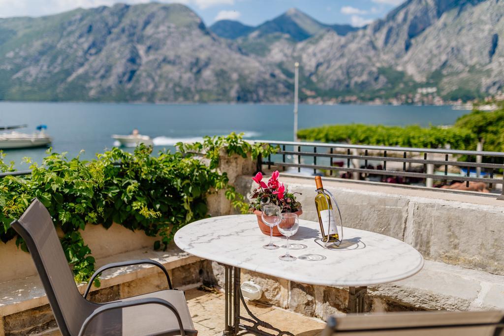 Villa Luxury Stone On The Sea With Private Pool And View Kotor Luaran gambar