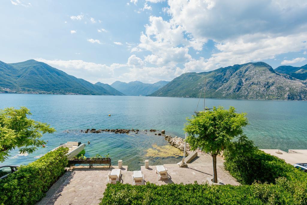 Villa Luxury Stone On The Sea With Private Pool And View Kotor Luaran gambar