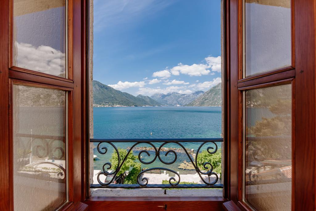 Villa Luxury Stone On The Sea With Private Pool And View Kotor Luaran gambar
