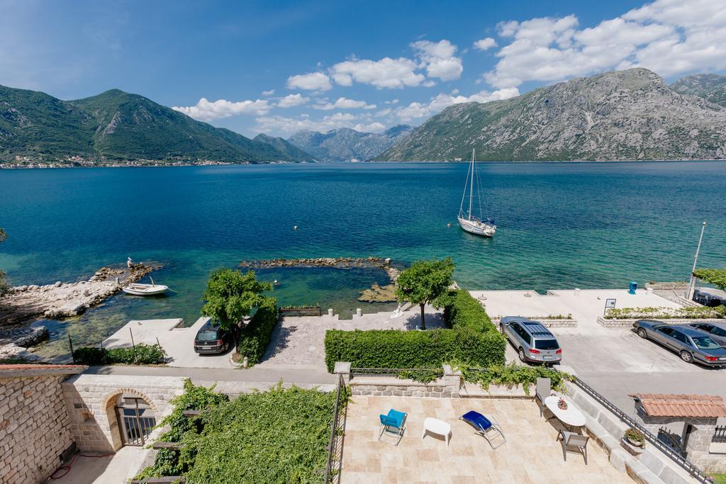 Villa Luxury Stone On The Sea With Private Pool And View Kotor Luaran gambar