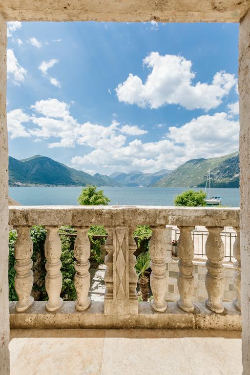 Villa Luxury Stone On The Sea With Private Pool And View Kotor Luaran gambar